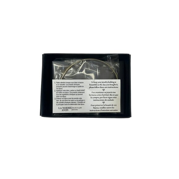 AVON Beachy Fringe Bracelet with Gift Box - Picture 2 of 3